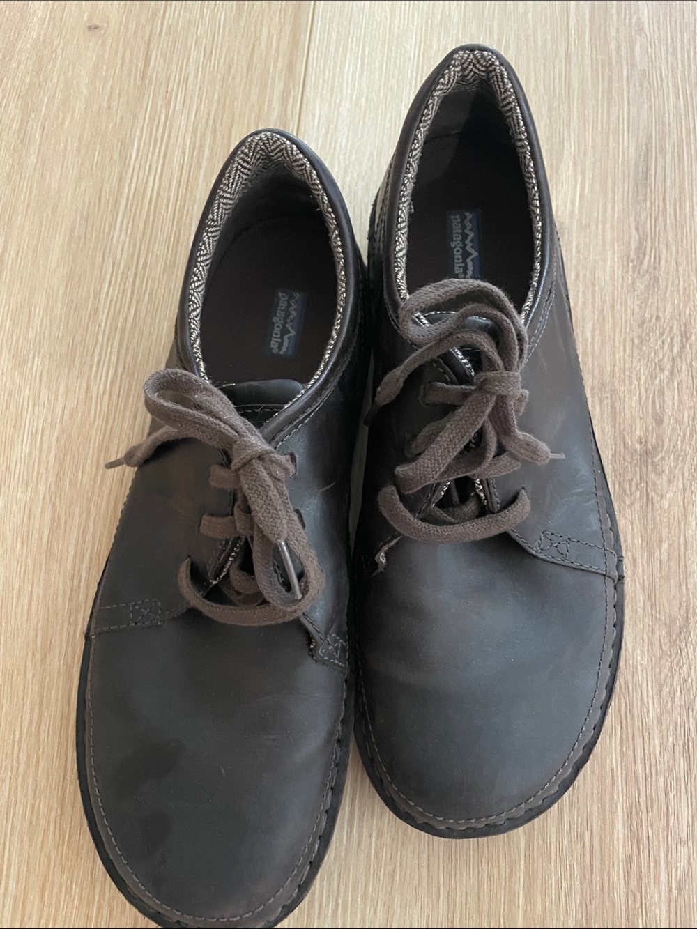 Men's Casual Patagonia leather Lace-Up Shoes in Dark Brown - never worn